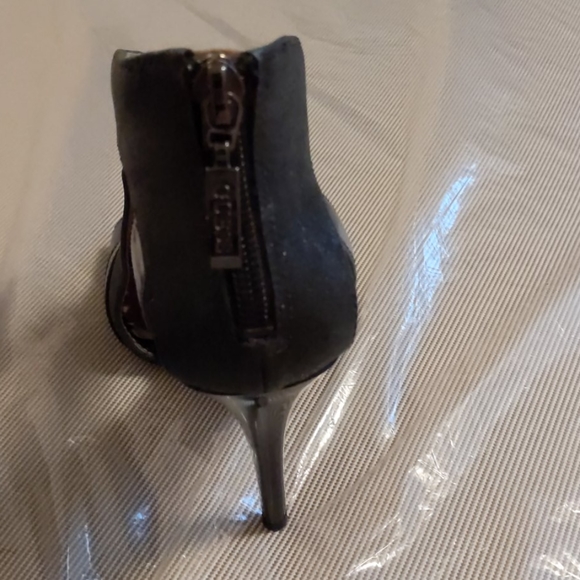 Guess Heels - Picture 5 of 6